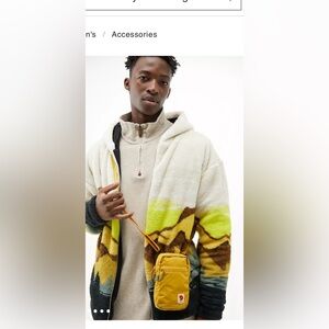 Fjallraven Kanken Ochre High Coast
Pocket Crossbody Bag like new